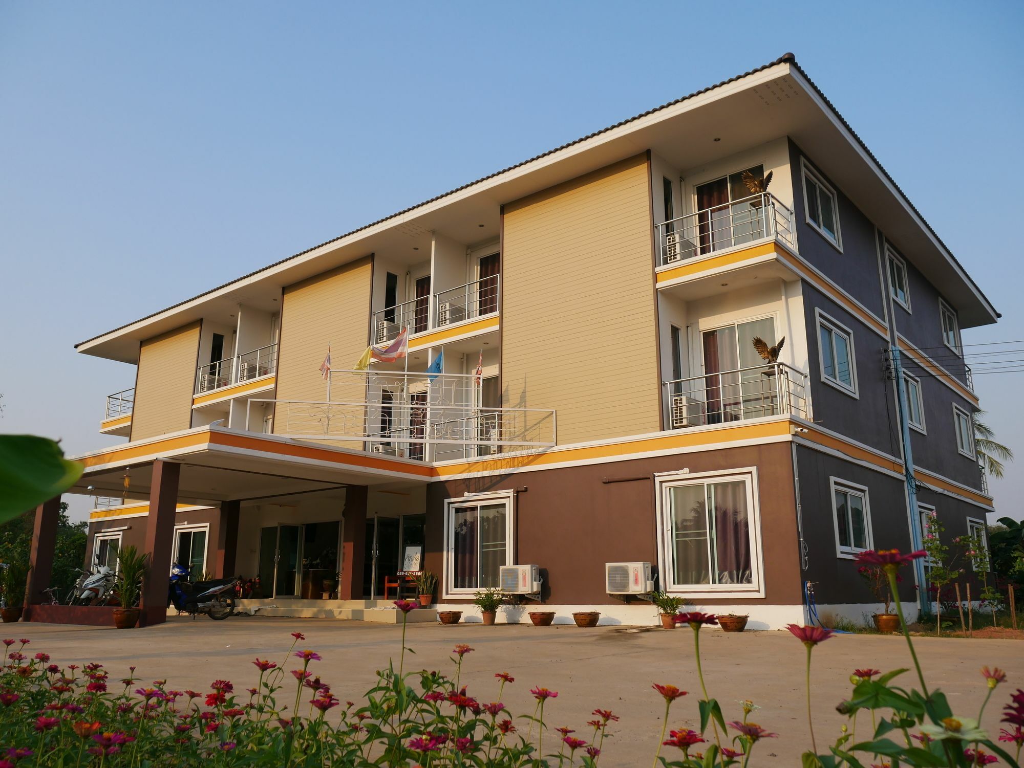 Jumpa Resort Hotel Phitsanulok Exterior photo